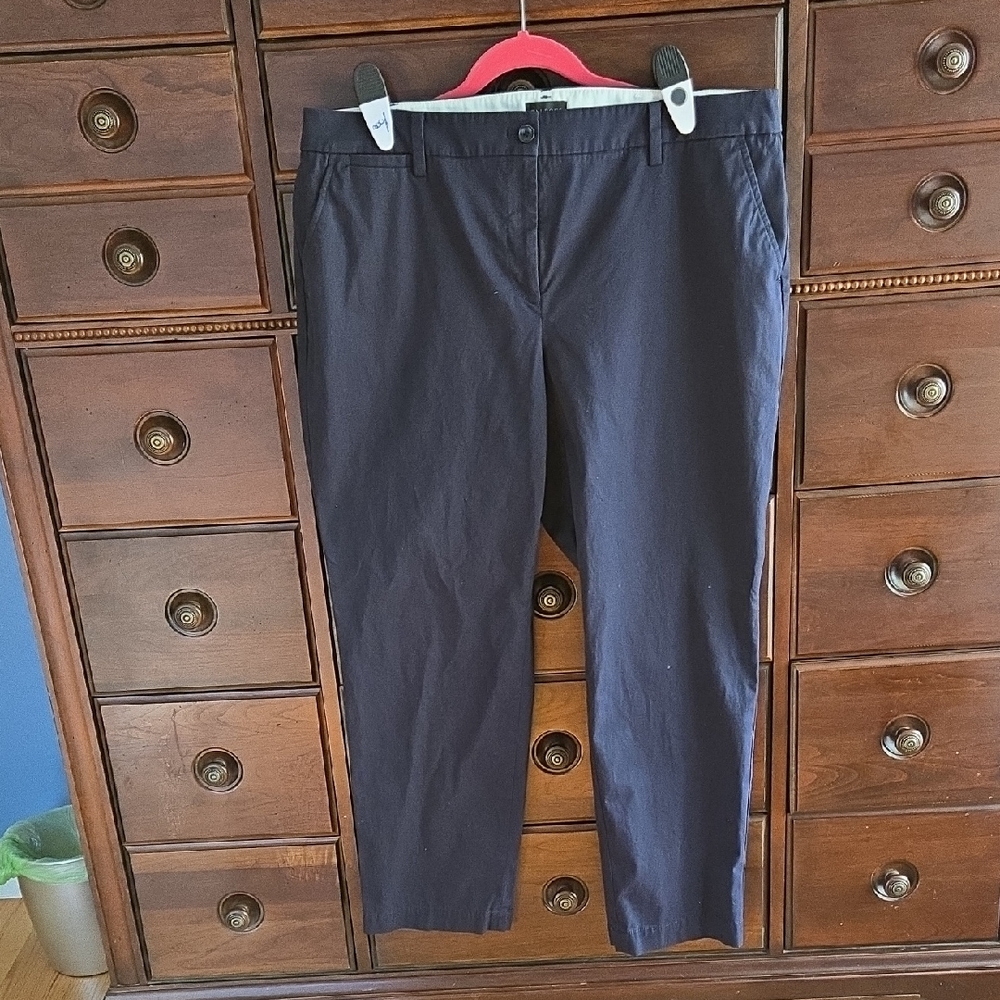 Like New! Talbot's Perfect Chino Navy Size 16W. Full length.